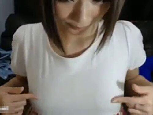 【ライブチャット】「乳首ここwめっちゃ勃ってるwベロチュー？ペロペロ…」淫乱ギャルが敏感乳首弄りエロ配信！