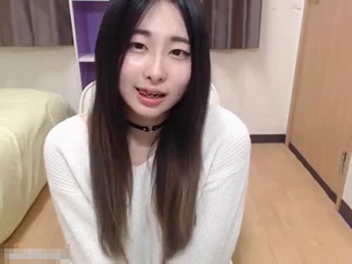 【無修正/ライブチャット】「あぁぁクリすっごい気持ちぃ！」フェロモンドマゾ敏感お姉さんがクパァオナニー！