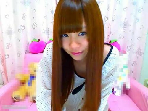 【ライブチャット】恥ずかしがり屋なちっぱいスケベ娘がエロ配信！