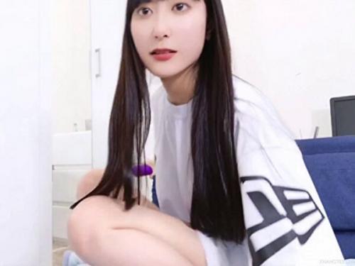 「クチュクチュ…あぁぁやばいあかんわw気持ちよくなっちゃうw」発情巨乳淫乱美女が腰振りオナニー【無修正ライブチャット】