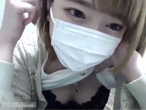 【ライブチャット】「こっち向いてフェラしてって言われてぇなぁw」美乳発情娘！