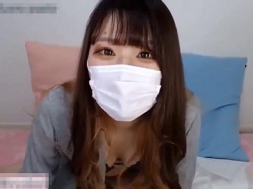 【無修正/ライブチャット】「クリはここら辺wあっあぁぁ！ビジャァァ！」パイパン淫乱お姉さんが何度も潮吹き絶頂オナニー！