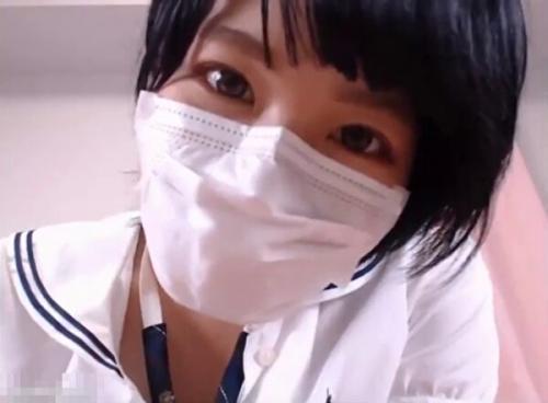 【ライブチャット】Tバック美尻制服娘が純白パンティの上からパイパンマ○コ弄り！