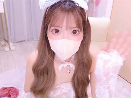 「脱げましたぁw穴見えそうwポロリしちゃってるw」ノリノリちっぱいパイパン淫乱美少女【無修正ライブチャット】