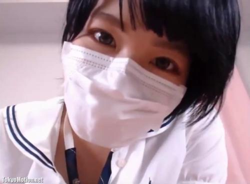 【ライブチャット】アイドル級制服スケベお嬢様が純白パンティの上からパイパンマ○コ弄り！