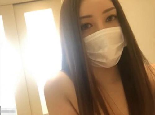 ライブチャット「私オッパイが感じるのw濡れてきちゃった…」フェロモン巨乳敏感妻！