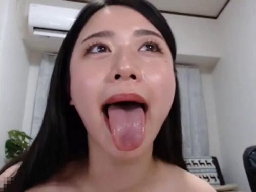 「もうドロドロになっちゃった…すぐイッちゃう！やばい！イクゥゥゥ！」グラマー巨尻淫乱美女舌出し絶頂【無修正ライブチャット】