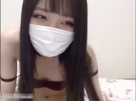 【ライブチャット】「毎日オナニーはしないですw」ちっぱいギャルが下着姿でエロ配信！