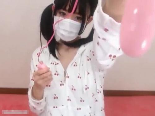 【ライブチャット】「ハァハァ…」見られて興奮するノーブラ発情娘がビンビン乳首いじり！