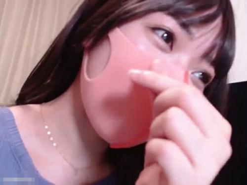 顔出し「待って！カメラ汚れちゃうw飛び散ってる！オチ◯チンほしい！硬いの生で挿れてください…」【無修正ライブチャット】