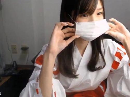 【ライブチャット】「おっぱい見えた？」巫女清楚娘が乳首弄りエロ配信！