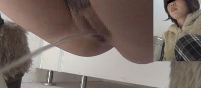お漏らし寸前でトイレにかけこみプッシャーと気持ちよく大放尿