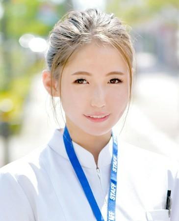 膣内射精できないペニスを受け入れ中出しまでさせてくれる美人ナースのお姉さん