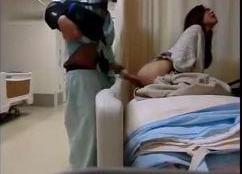 ヤバイ個人撮影　入院中に彼女を呼んでお願いして病室でセックスした隠し撮り動画がこちら！