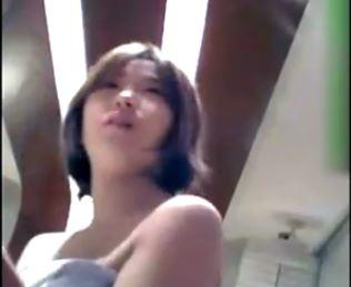顔出しヤバイやつ！激ロリ可愛い中〇生？家出ロリ少女を円光でゲットしエロいことをしている様子を撮影！その動画が流出・拡散！