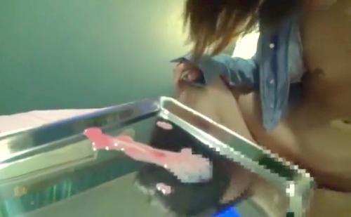 ランドセル背負ったJS女児を中出し輪姦する鬼畜ロリコン野郎たち！処女膜破れ中出しされたザーメンに赤い鮮血が混ざる！