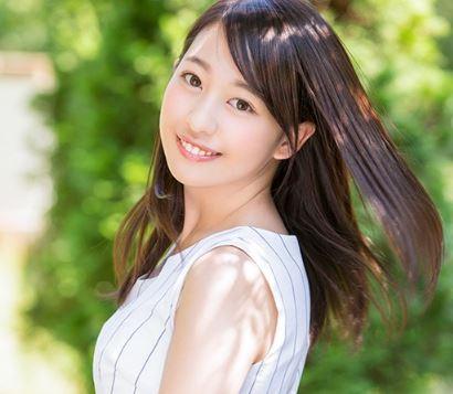 透き通るような清楚なルックスでSEXが大好き…三田杏 AVデビュー！