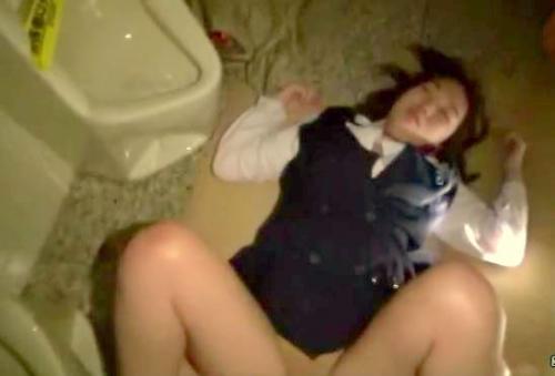 昏睡レイプ！顔出しヤバイやつ！JKが廃屋トイレでハメ撮りされる鬼畜男の記録動画！