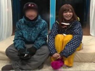 [マジックミラー.NTR]【マジックミラー号】アベックの女の子に車内でノースキンチンポ挿入！こんな子がみだらな格好に…
