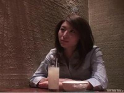 [クンニ.美乳]スタイル最高！Yシャツ姿のOL風美女とホテルで濃厚H！抜かずにはいられない動画