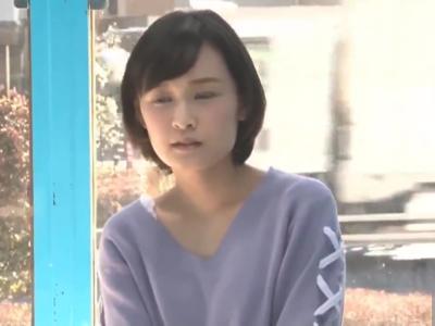 [外見える!?.ナース]「抜いて～」大学生とのすまた中に事故ってゴム無しでズッポリ！即抜け注意なエロ動画