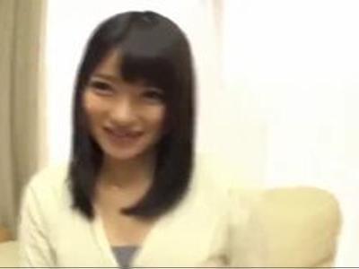 [美乳.エロ動画]『素股だけって言ったのに…』きれいなJDのチン舐抜き素股からの本番H！お気に入り決定のビデオ