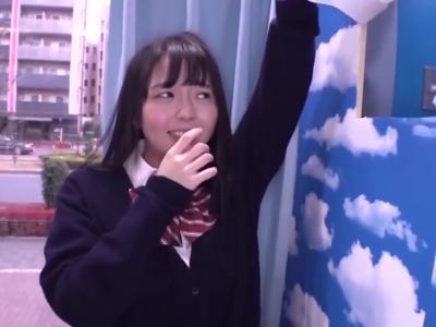 [外見える!?.素人ナンパ]「これかなぁ？」初々しいJKカップルがスケベゲームで彼氏の目の前で…！魅力的な女の子のR18動画