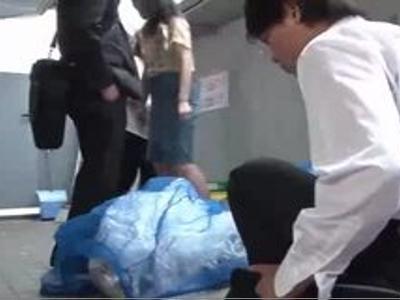 [おっぱい.エロ動画]『やめて～…』胸元緩めな近所の人妻を我慢できずに襲っちゃった！こんなAVを待ってた