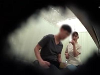 [人妻.主婦]『欲求不満なの♡』人妻マッサージ師を説得して不倫H！女の子が見てもいいR18映像
