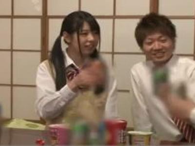 [おっぱい.エロ動画]『ダメ～声聞こえちゃう～…』修学旅行中に綺麗なJKと乱交H！興奮しちゃうAV