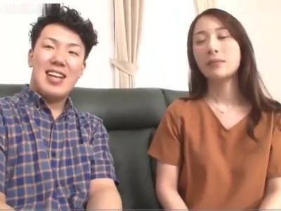 [ギリモザ.素人]『初めてなの？』素敵な三十路婦人が童貞男子をエロエロ魅了！ハァハァしまくり
