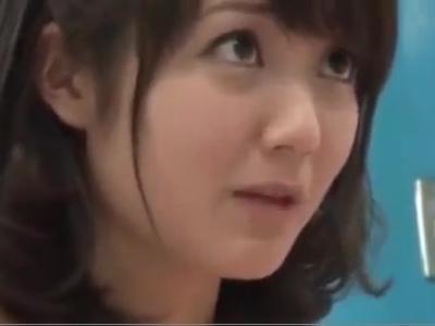 [外見える!?.素人]【エロエロカー】優しい素人女の子にチェリー君が初めてのチンポ挿入！興奮美女