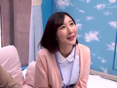[外見える!?.企画]「気持ちいい？」巨乳な白衣の天使がモテないくんにエッチ指導！抜きすぎ注意な動画