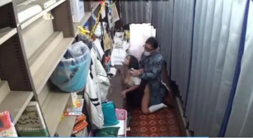 ＊JK＊痴漢＊制服　真面目そうな清純系女子校生がイキまくる！媚薬をたっぷりと塗ったチ○ポで勉強の為に本を買いに来た女子校生の背後からパンティをずらして即挿入！【本屋に参考書を買いに来た真面目でおとなしそうな女子校生に媚薬をたっぷり塗ったチ○ポで即ハメしたらアヘ顔で痙攣するほど感じてイキまくった】