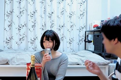 ＜ナンパ連れ込みSEX隠し撮り・そのまま勝手にAV発売＞ひとみ23才。「一緒にいて楽しい人が好きぃ」おっとり口調の癒し系。全力EXI●Eモノマネに爆笑し「楽しいと飲んじゃう！」
