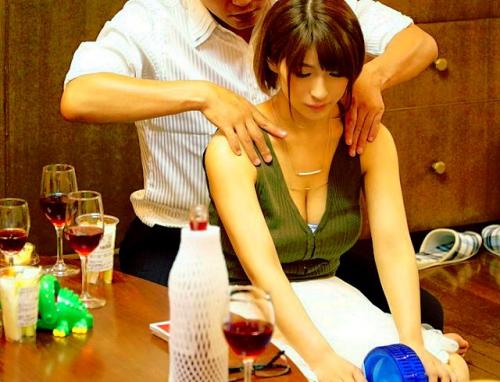 «相席居酒屋でナンパ»相席居酒屋でナンパ待ち＆お持ち帰りされ、変態サラリーマンたちが巨乳を視姦しまくるっ！
