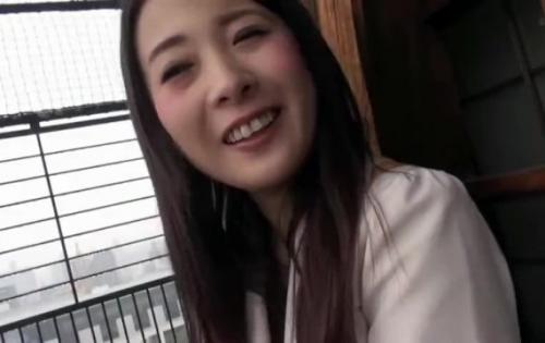 ＜地方在住人妻 素人ハメ撮りドキュメント＞部屋に入って納得した。やっぱり彼女は欲求不満で密かにオマ◯コを濡らすスケベな人妻なのだと…。