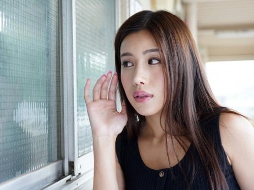 永井マリア＜隣人妻×逆NTR＞彼女の不在中に隣の淫乱巨乳妻に何度も何度も犯され痴女られてしまった僕…