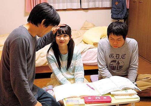 【ロリ・家庭教師】まだまだ未成熟とはいえ、下着を着用せず授業を受け不敵な笑みを浮かべ家庭教師を弄ぶロリっ娘