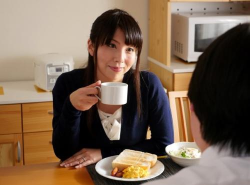 «人妻アナルNTR»ある日のことでした。業者の方が段ボールの引き取りに来たんです。この時、まさかあんなことになるだなんて…思いもしませんでした…。