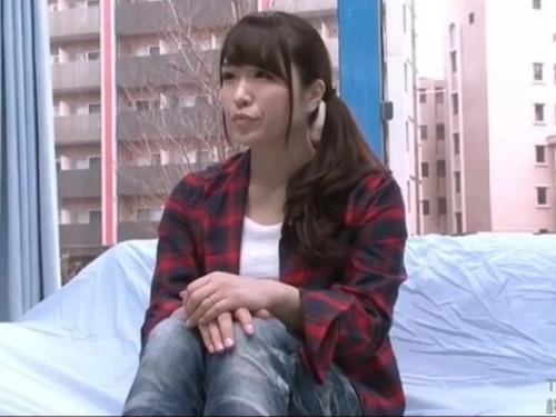 【お漏らし】ナンパされた美人人妻がマジックミラー号でパコられイキまくり潮吹きセックス