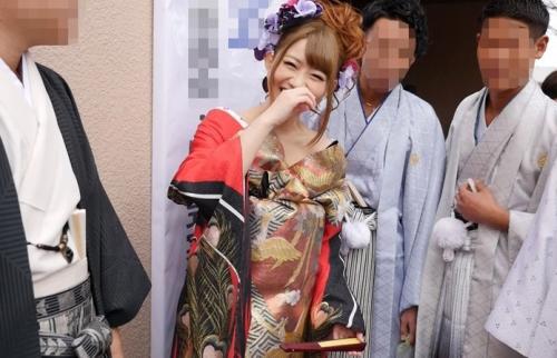 ＃ギャル＃素人　荒れる成人式に突撃！！！盛り髪に花魁コーデでキメたちょいギャル少女をナンパ！！【成人式はAV出陣式か！？花魁コーデの成人女子が見事にAV出演承諾！！】