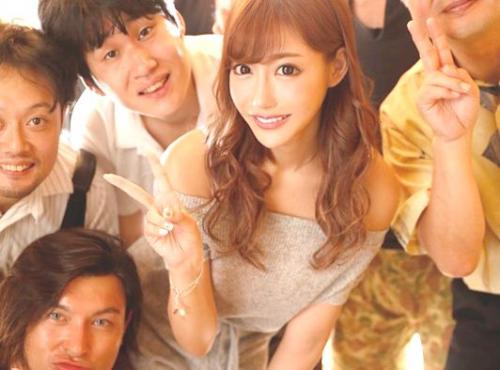 ＃明日花キララ　昔ヤリマンだった彼女が社員旅行で遂にやらかした！！裏切り宴会ビデオ