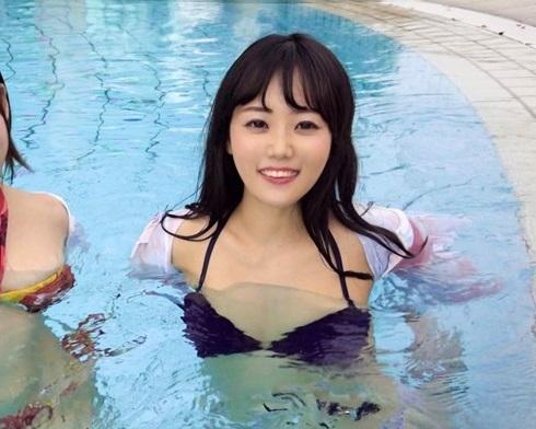 ＃プールナンパ「女子大生が集まると噂のプールにy○utuberと偽って突撃！」水着チェックからHなイタズラで女の子を感じさせそのままハメ撮り！
