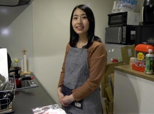 ＃人妻宅訪問「お家でする他人とのSEXがこんなに興奮するなんて…」夫の居ぬ間に自宅寝室で不倫性交