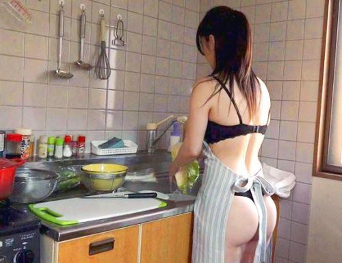 ＃本物人妻　玄関・リビング・寝室で…家族が帰ってくるまで自宅で禁断の中出しSEX