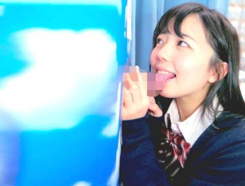 ＃素人＜MM号＞「…なにこれ…大きぃ…。」大きなおペニスをじっくり見たり、触ったり、咥えたりと非日常に興味津々のJKと中出しSEX！！