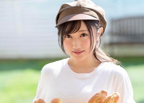 ＃パン屋さんで週4回アルバイトしてるふわカワなあの子は隠れGカップボイン！
