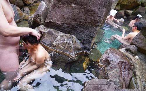 ＃温泉痴漢「岩陰に身を隠してスローピストン！ 」温泉宿で乳首で感じ始めた女とそのまま生ハメSEX！