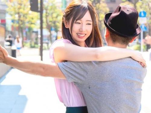 ＃素人「…恥ずかしいんですｹﾄﾞ…♡」モデル体型のアパレル店員をナンパ！フリーハグをお願いしてそれ以上踏み込めるか判断！結果→ホテルで中出しSEX!